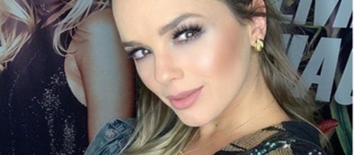 Thaeme encanta a web com atitude no ch&aacute; de beb&ecirc; da filha. (Foto: Reprodu&ccedil;&atilde;o/Instagram)