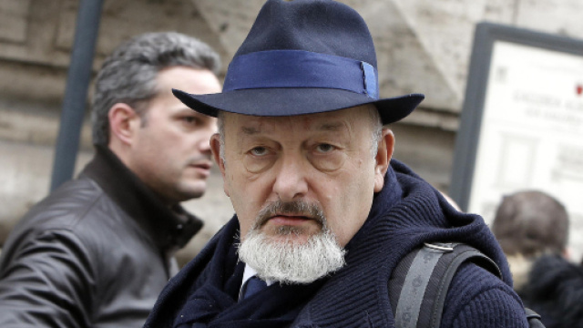 I genitori dell'ex premier Renzi ai domiciliari, per Matteo Salvini 'niente da festeggiare'.