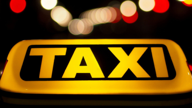 Inghilterra, uomo rifiutato a bordo dei taxi: 'Puzzi troppo'