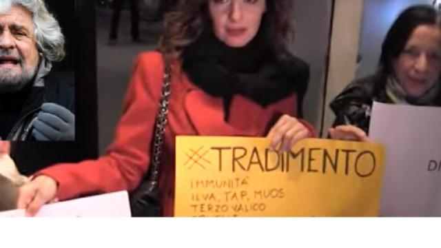 Beppe Grillo contestato al teatro Brancaccio a Roma