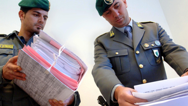 Vibo Valentia, blitz della Finanza in un noto ristorante, scoperti lavoratori in nero