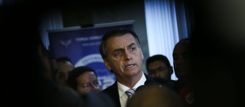 Bolsonaro leva bronca de m&eacute;dicos por ter conversado com ministro (Foto: Jos&eacute; Cruz/Ag&ecirc;ncia Brasil)