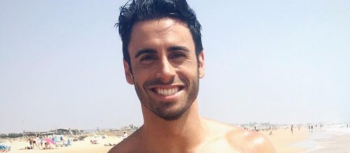 Noel Bayarri ese&ntilde;a, sin pudor, el contenido de su m&oacute;vil