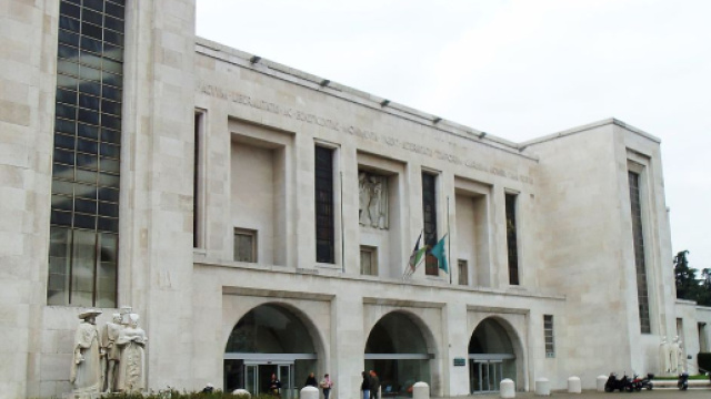 E' morto all'ospedale Niguarda di Milano Dino Lambrugo, il pensionato di 72 anni sfrattato che si era impiccato nel garage.