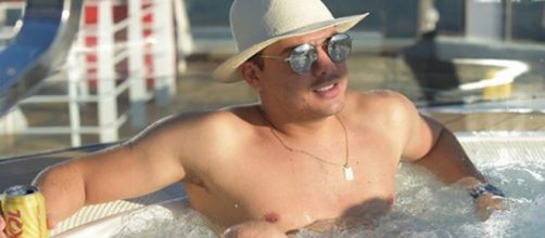 Cantor Wesley Safad&atilde;o em cruzeiro (Foto: Instagram)