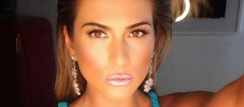 Livia Andrade se irrita com acusa&ccedil;&otilde;es na web (Reprodu&ccedil;&atilde;o Instagram oficial)