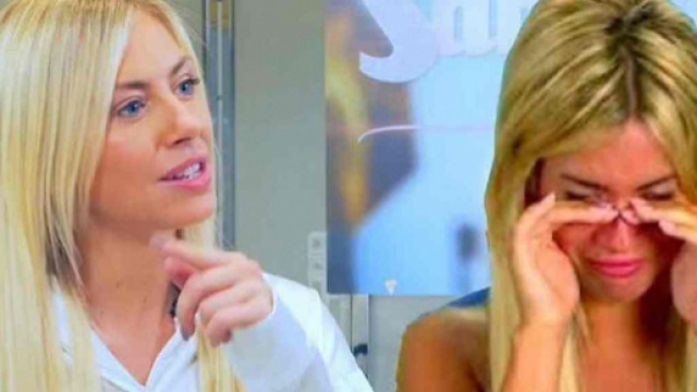 St&eacute;phanie Clerbois qualifi&eacute;e de "fille perdue" par Carla, elle r&eacute;plique : "Je n'aime pas les personne mythos".