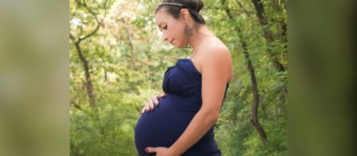 5 signs and symptoms of a twin pregnancy to look out for. Image Credit: Yairventuraf / Pixabay