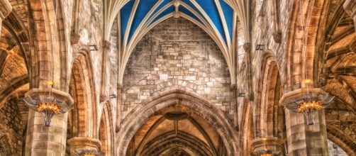 church_2459894_1920 C&uacute;pula de catedral