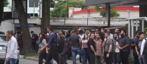 Em Santo Andr&eacute; funcion&aacute;rios da CVC evacuam pr&eacute;dio - Foto: Redes sociais