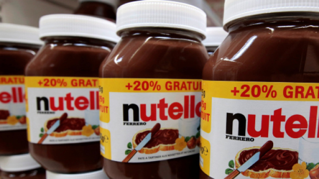 Francia, fermata la produzione di Nutella e Kinder Bueno: 'Problema di qualit&agrave;'