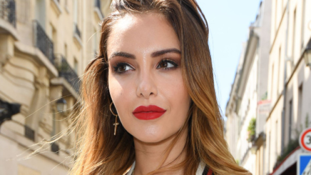 Nabilla s'attaque &agrave; l'&eacute;mission de M6 La robe de ma vie, jug&eacute;e grossophobe