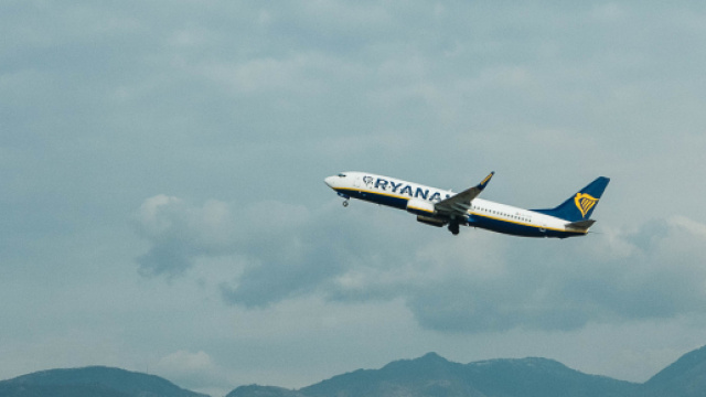 Bagaglio a mano a pagamento, Ryanair fa un passo indietro - nuovaperiferia.it