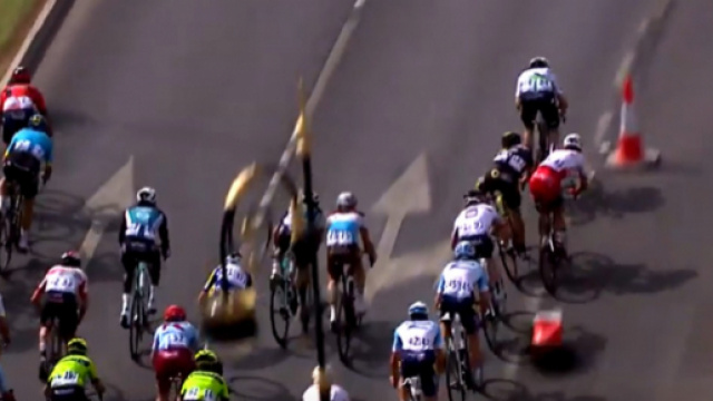 Il contatto tra Bonifazio e Bouhanni