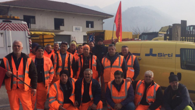 La protesta dei dipendenti Sirti