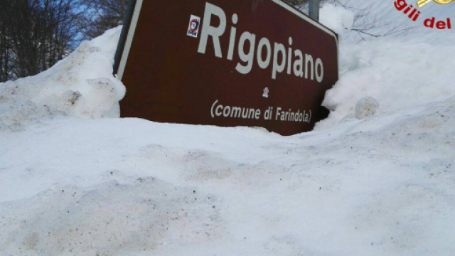 Rigopiano, andr&agrave; a processo il padre che ha portato i fiori sul luogo dove &egrave; morto il figlio