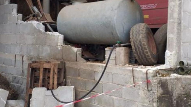 Frosinone, crolla muro a causa del forte vento: due morti e due feriti.