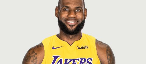 LeBron James, &ldquo;Anytime you fall down, stay down, your brother gonna pick you up&rdquo; image Blasting News library