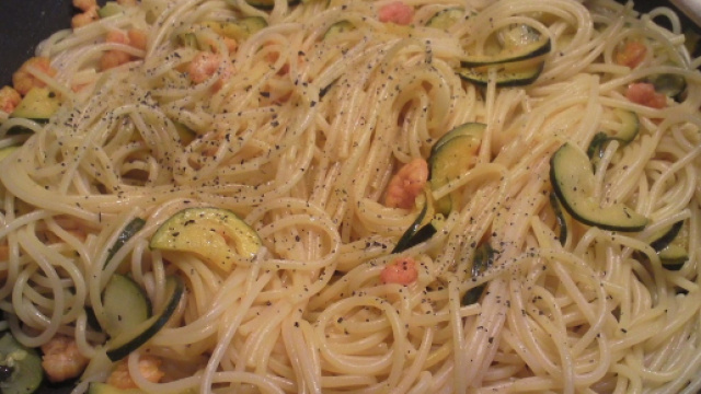 Ricetta spaghetti gamberi e zucchine.