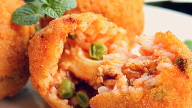 La ricetta originale degli arancini di riso.