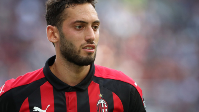 Lazio-Milan, Hakan Calhanoglu verso l'esclusione per motivi familiari