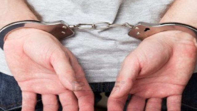 Sudafrica: fratelli di 15 e 19 anni stuprano la bisnonna 96enne, arrestati