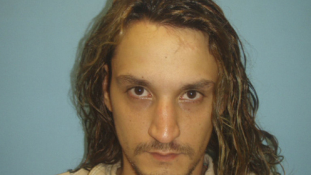 Il giovane che uccise sua figlia a martellate