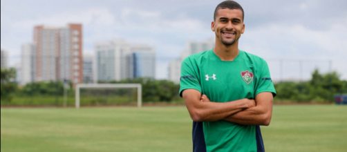 L&eacute;o Santos foi oficialmente apresentado pelo Fluminense (Foto: Lucas Mer&ccedil;on/ Divulga&ccedil;&atilde;o/Fluminense)