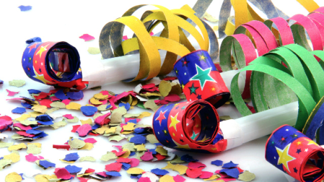 Carnevale a Napoli: bimba travestita da prostituta