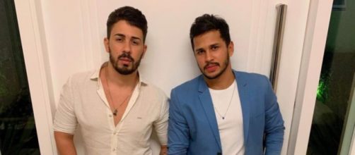 Carlinhos Maia revela aos f&atilde;s que est&aacute; noivo (Reprodu&ccedil;&atilde;o/Instagram)