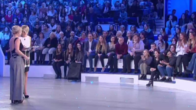 C'&egrave; posta per te, De Filippi sparisce dallo studio