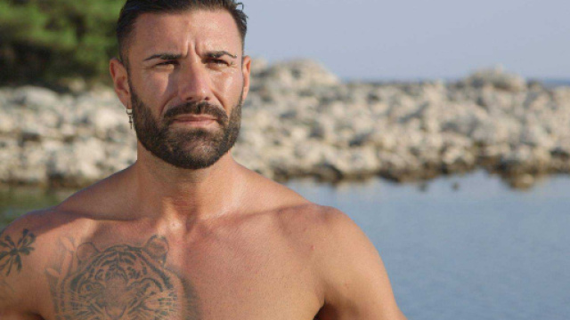 Isola dei Famosi, John Vitale si ritira dal reality