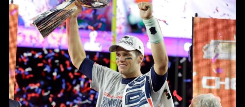 Tom Brady wins his sixth Super Bowl title [Image Credit] 999,999 Views - YouTube