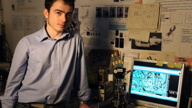 Svezia, impiantato primo arto robotico nel corpo di una donna