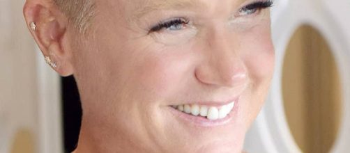 Xuxa raspa o cabelo (Reprodu&ccedil;&atilde;o Instagram)