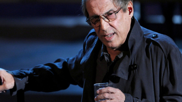 Adrian, nuovo flop per il Molleggiato: boom di ascolti per La Compagnia del Cigno.