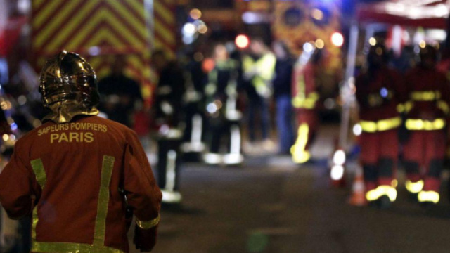 Parigi, palazzo in fiamme nella notte: 10 morti e 36 feriti.