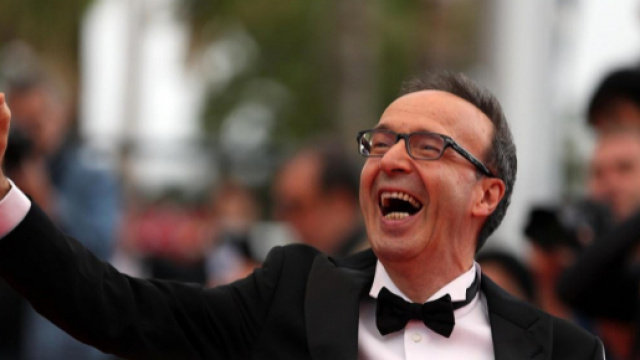 Roberto Benigni si fa pagare i diritti dalla Rai, Beppe Grillo no