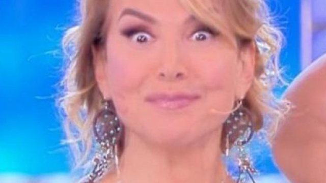 Barbara D'Urso e la gaffe con Bocelli a Domenica Live: 'Vedrai con i tuoi occhi, guarda'