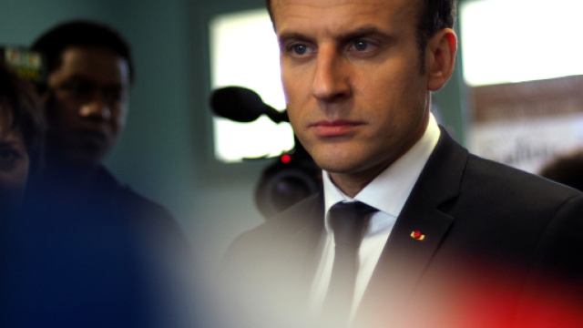 La popularit&eacute; de Macron au plus bas dans les sondages en d&eacute;cembre - latribune.fr