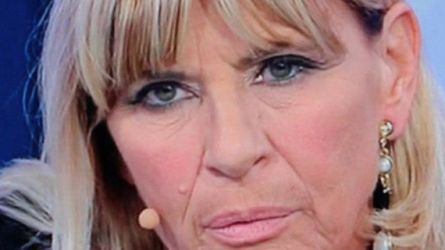 Nella puntata di oggi Gemma ha perdonato Rocco e poi si sono baciati.