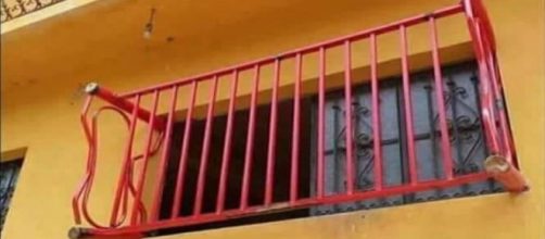 Cama &eacute; usada como grade. Imagem: Reprodu&ccedil;&atilde;o Bol