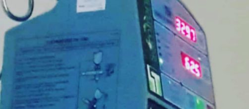 Lara, de 7 anos, foi internada ap&oacute;s brincar muito (Reprodu&ccedil;&atilde;o/Facebook)