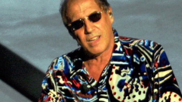 Celentano con l'influenza, sospeso il suo show su Canale 5.