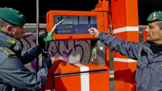 Truffa sulla benzina: erogavano aria invece di carburante.