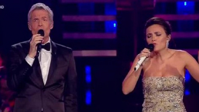 Claudio Baglioni canta Almeno tu nell'universo con Serena Rossi