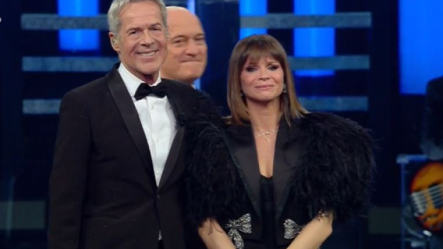 Sanremo 2019: i social bocciano il look di Alessandra Amoroso.