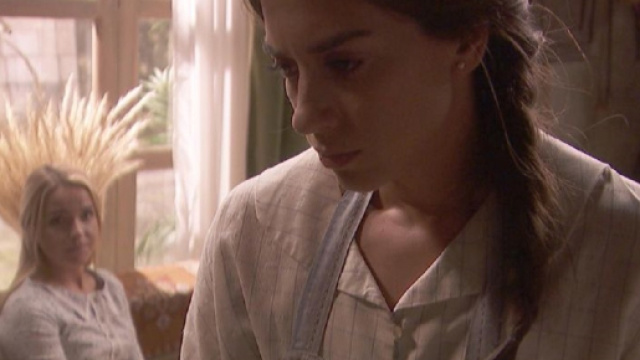 Anticipazioni Il Segreto: Elsa diventa la domestica di Isaac e Antolina