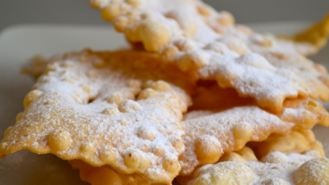 I dolci tipici di Carnevale che si preparano in molte regioni d'Italia