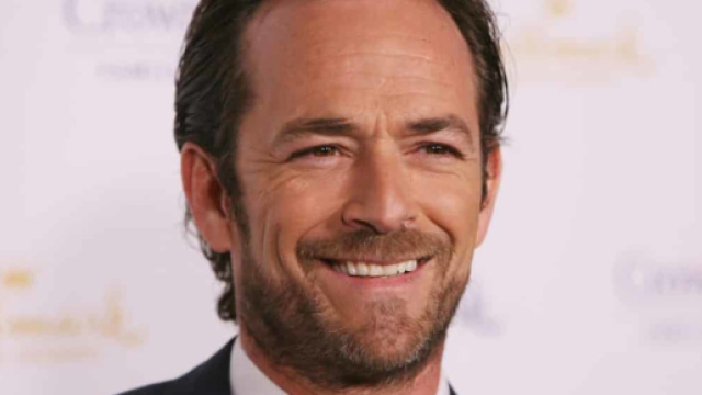 Luke Perry &egrave; stato colpito da un inctus improvviso.